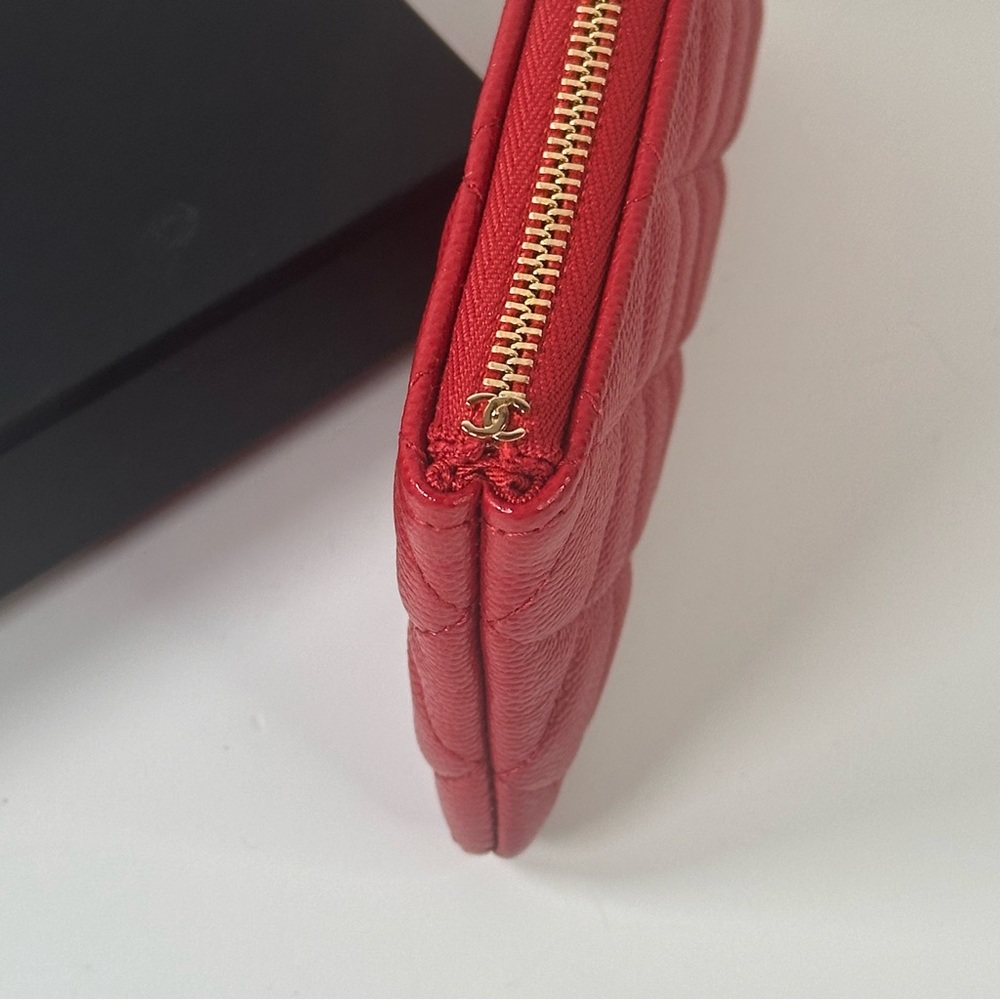 Caviar Quilted Small Cosmetic Case Red - Picture 7 of 14